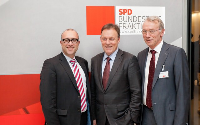 Bernhard Daldrup Portraitfotografie – Fraktionssitzung